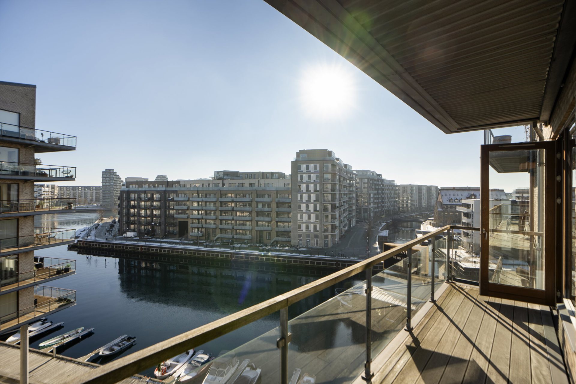 Lækker 3V udsigtslejlighed med to altaner i Havneholmen
