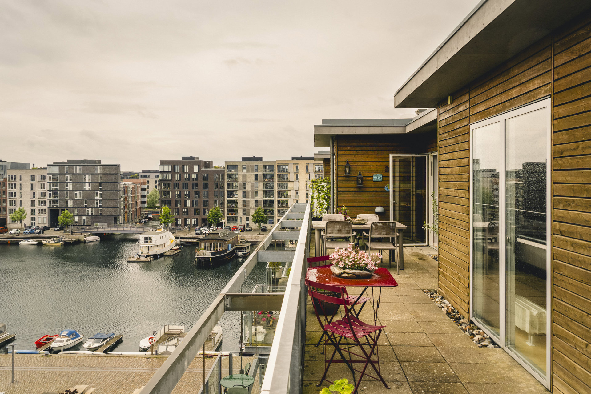 Eksklusiv penthouselejlighed med to dejlige terrasser og brugsret til P-plads på terræn på Teglholmen