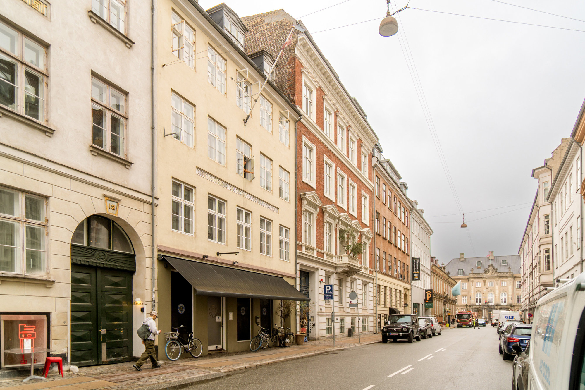 Dronningens Tværgade 10, 2., 1302 København K