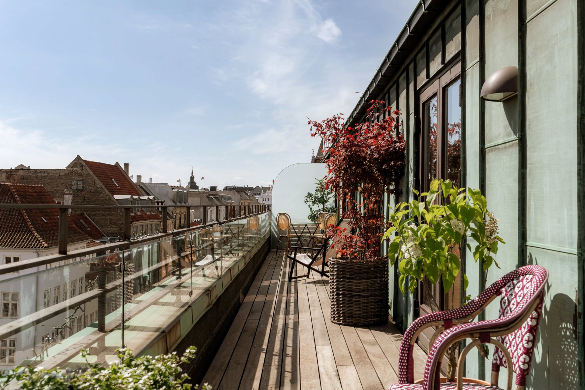 Eksklusiv penthouse med to store private tagterrasser og enestående udsigt over København
